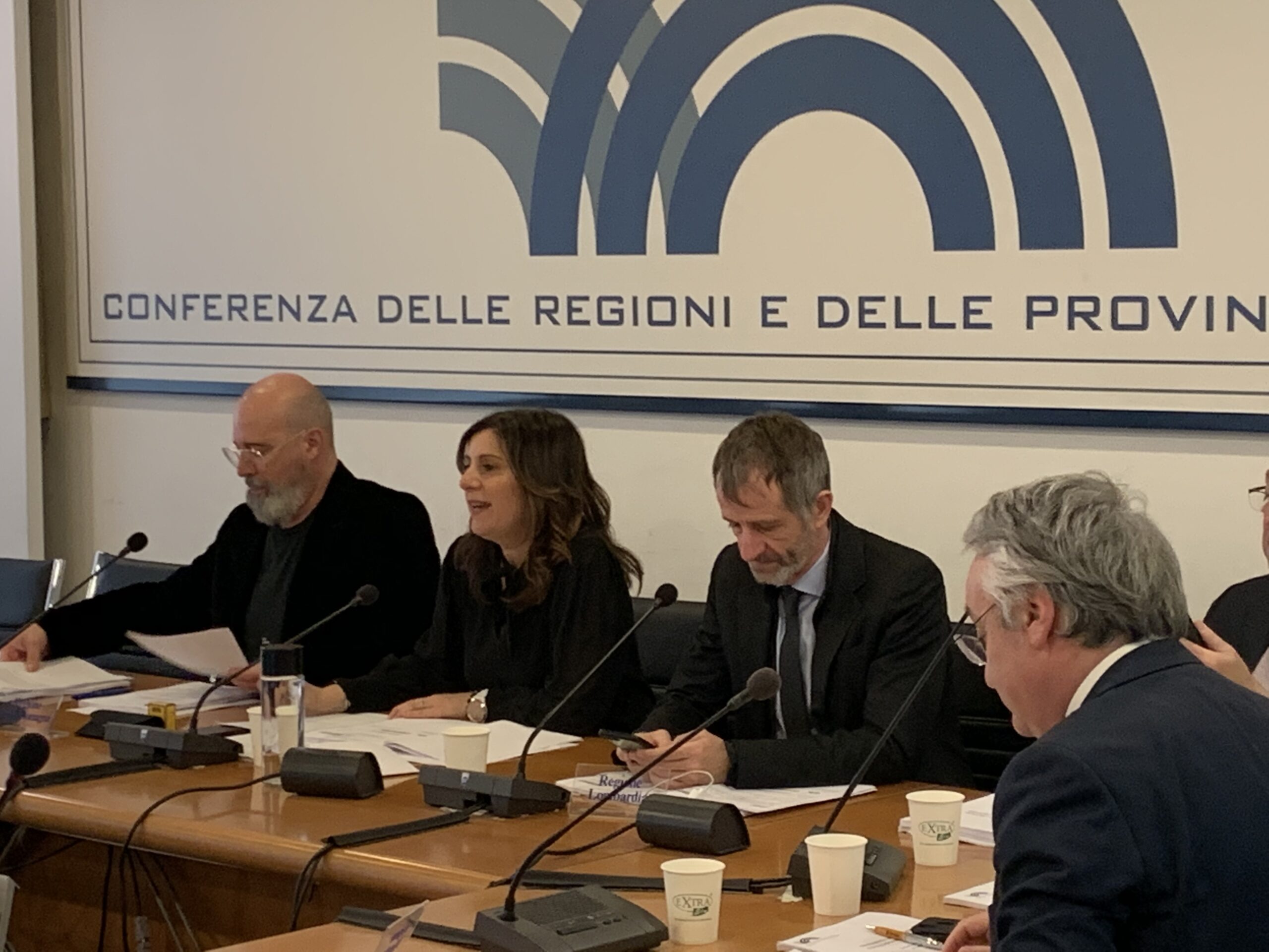 Covid–19 e fase di riapertura: Conferenza delle Regioni approva integrazione delle Linee Guida